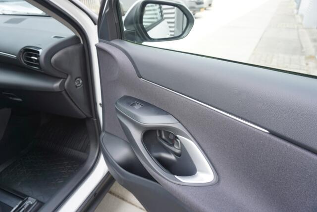 Toyota YARIS Cross 1.5 Hybrid 115 Active |Navi|Carplay|HUD|Camera|Elektrische a.klep|Stoel en stuurverwarming|