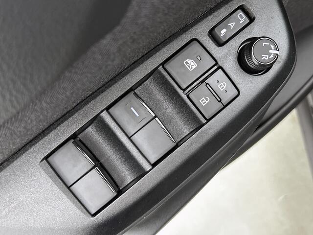 Toyota YARIS Cross 1.5 Hybrid 130 Dynamic Comfort Pack | DEMO & DIRECT LEVERBAAR | Stoel + Stuur verwarming | Blindspot |