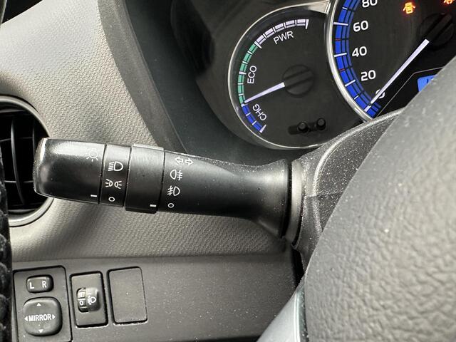 Toyota YARIS 1.5 Hybrid Trend met o.a Full map navigatie, Cruise control, Hoge instap, Automaat, Slechts 74303 km!