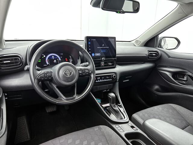 Toyota YARIS 1.5 Hybrid 115 First Edition | Metaallak | Parkeercamera | Lichtmetalen Velgen | Apple Carplay/Android Auto |