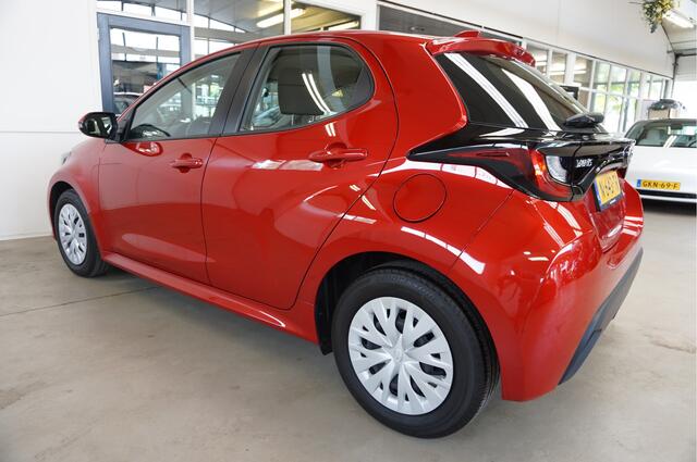 Toyota YARIS 1.0 VVT-i Active Carplay/Android Camera Adaptieve Cruisecontrol