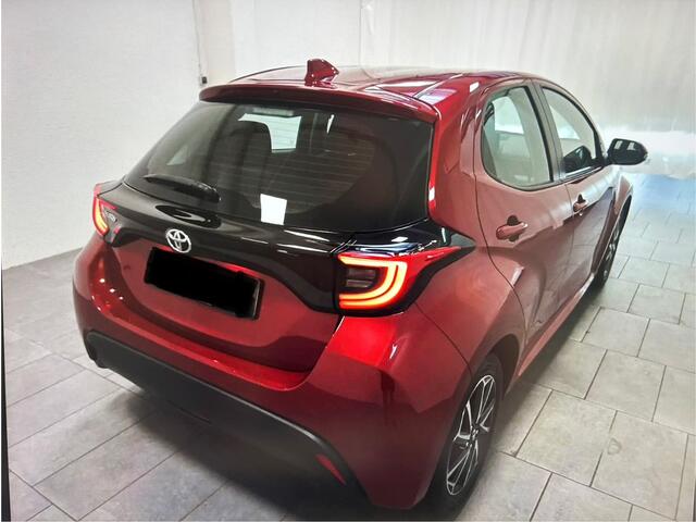 Toyota YARIS 1.5 VVT-i DYNAMIC LED / CRUISE / CARPLAY / RIJKLAAR