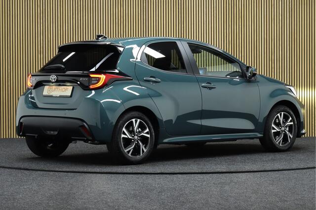 Toyota YARIS 1.5 Hybrid 115 Dynamic + Comfort Pack | ¤2.000,- Voorraad Voordeel! | Parkeerhulp | Dodehoekdetectie | Camera | Maps Navigatie | Keyless | Clima | Dodehoekdetectie