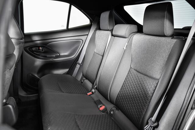 Toyota YARIS Cross 1.5 Hybrid 115 First Edition (Nieuw model) | Dig.Cockpit | Adapt.Cruise | Stoelverwarming | Camera | PDC | App.Connect | Auto.Airco | LM 17" | 3887