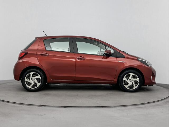Toyota YARIS 1.5 Hybrid Lease
