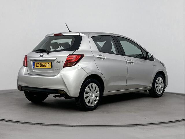 Toyota YARIS 1.5 Hybrid Aspiration | Cruise Control | Climate Control | Parkeercamera | Metaallak | APK 28-07-2026 | NL-Auto | Lederen Stuur |