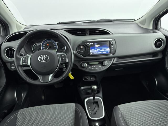 Toyota YARIS 1.5 Hybrid Aspiration | Cruise Control | Climate Control | Parkeercamera | Metaallak | APK 28-07-2026 | NL-Auto | Lederen Stuur |