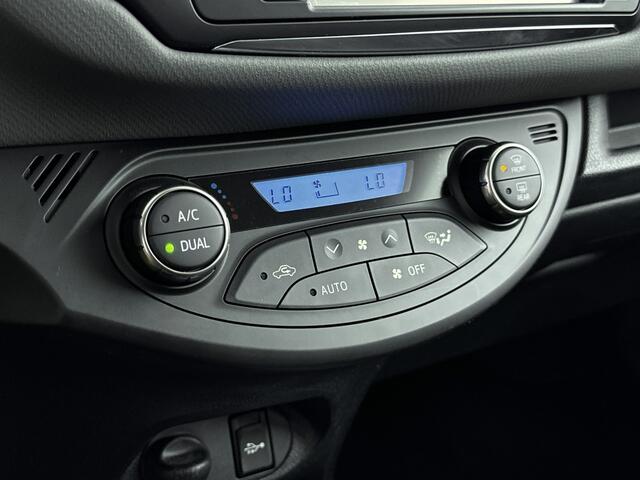 Toyota YARIS 1.5 Hybrid Aspiration | Cruise Control | Climate Control | Parkeercamera | Metaallak | APK 28-07-2026 | NL-Auto | Lederen Stuur |