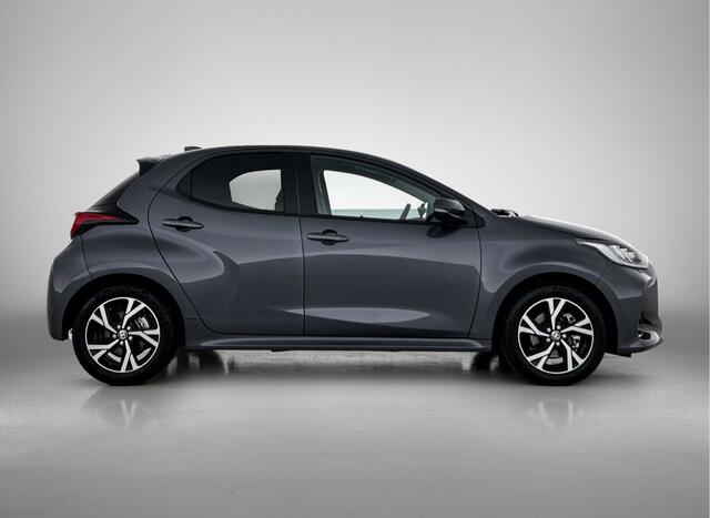 Toyota YARIS 1.5 Hybrid 115 Dynamic | Parkeersensoren V+A | Camera | Adaptive cruisecontrol | Stoelverwarming |