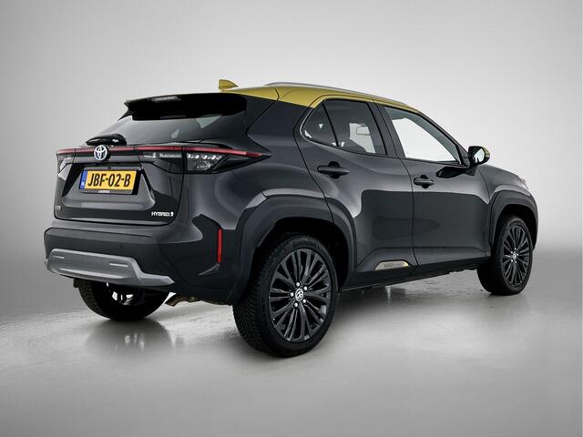 Toyota YARIS Cross 1.5 Hybrid Adventure | Panoramadak | All-season banden |