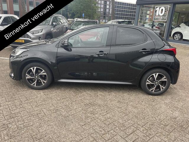 Toyota YARIS 1.5 Hybrid 115 Dynamic | Dodehoek detectie | Stoel/Stuur verwarming | Parkeersensoren | Apple Carplay & AndroidAUTO