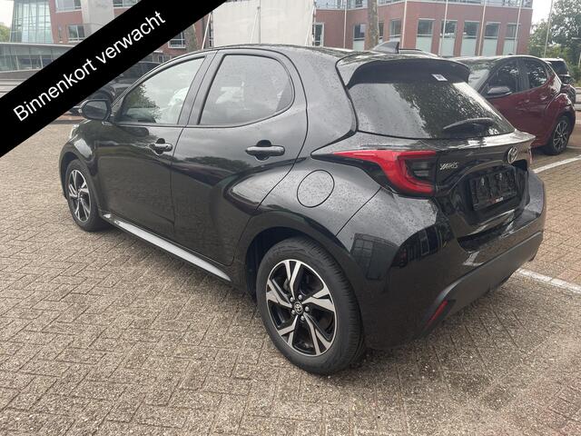 Toyota YARIS 1.5 Hybrid 115 Dynamic | Dodehoek detectie | Stoel/Stuur verwarming | Parkeersensoren | Apple Carplay & AndroidAUTO