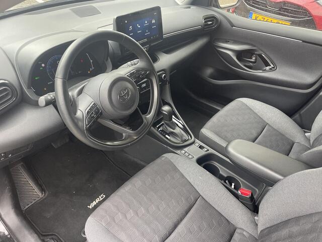 Toyota YARIS 1.5 Hybrid 115 Dynamic | Dodehoek detectie | Stoel/Stuur verwarming | Parkeersensoren | Apple Carplay & AndroidAUTO