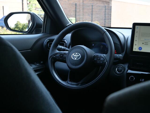 Toyota YARIS Cross 1.5 Hybrid 130 Pk Teamplayer Automaat Apple Carplay / DAB / Camera / Stoelverwarming
