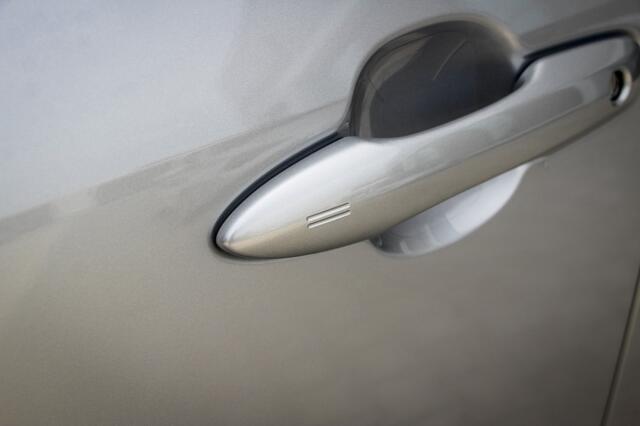 Toyota YARIS 1.5 Hybr 130 Dynamic | Stoel+Stuurverwarming | Camera+PDC V/A |