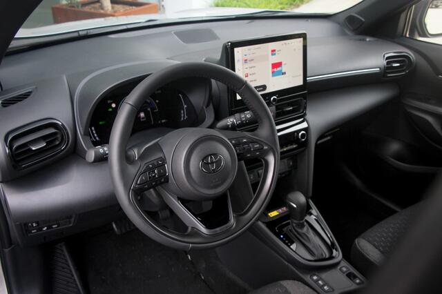Toyota YARIS 1.5 Hybr 130 Dynamic | Stoel+Stuurverwarming | Camera+PDC V/A |