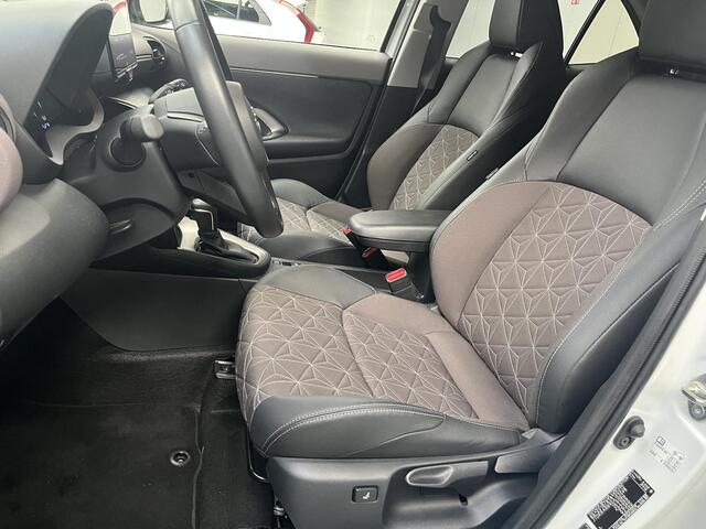Toyota YARIS Cross 1.5 Hybrid Executive Lage kilometerstand! Headup Display, Dodehoekdetectie, Stoelverwarming, Adaptieve Cruisecontrol, Trekhaak