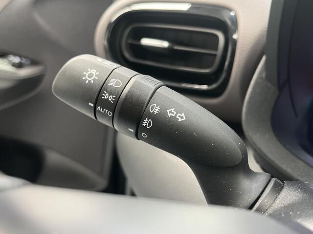 Toyota YARIS Cross 1.5 Hybrid Executive Lage kilometerstand! Headup Display, Dodehoekdetectie, Stoelverwarming, Adaptieve Cruisecontrol, Trekhaak