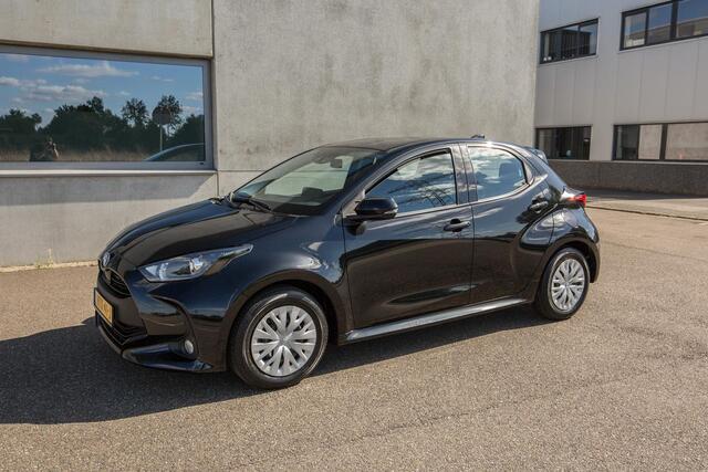 Toyota YARIS 1.5 Hybrid 115 Business