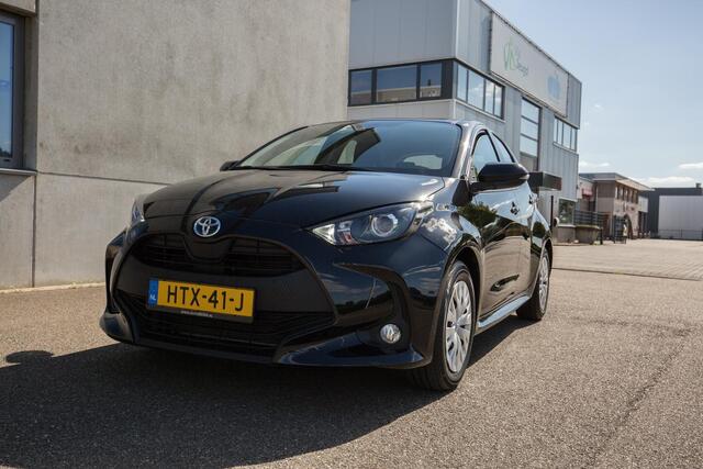 Toyota YARIS 1.5 Hybrid 115 Business