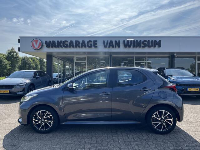 Toyota YARIS 1.5 Hybrid Dynamic Lmv Cruise Navi Klima Acamera Nap