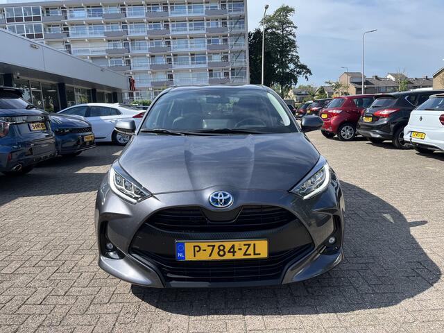 Toyota YARIS 1.5 Hybrid Dynamic Lmv Cruise Navi Klima Acamera Nap