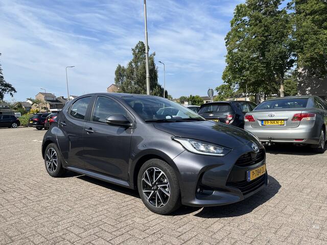 Toyota YARIS 1.5 Hybrid Dynamic Lmv Cruise Navi Klima Acamera Nap