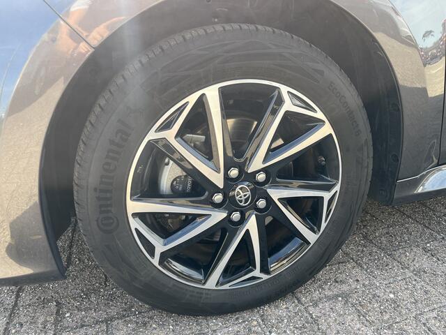 Toyota YARIS 1.5 Hybrid Dynamic Lmv Cruise Navi Klima Acamera Nap