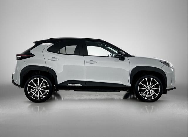 Toyota YARIS Cross 1.5 Hybrid 130 GR Sport | Dodehoekdetecite | Elektrische Achterklep | Stoelverwarming | Draadloos opladen |