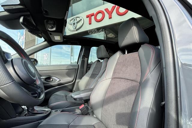 Toyota YARIS Cross 1.5 Hybrid 130 GR Sport Panoramadak, JBL, Head Up Display