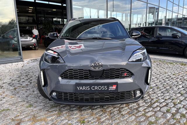 Toyota YARIS Cross 1.5 Hybrid 130 GR Sport Panoramadak, JBL, Head Up Display