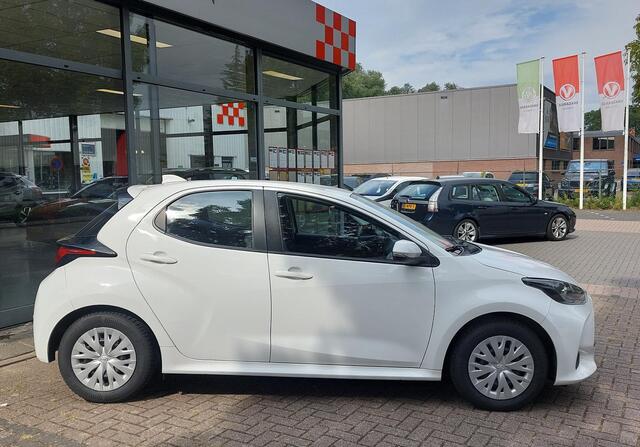 Toyota YARIS 1.5 Hybrid Active | Camera | Navigatie