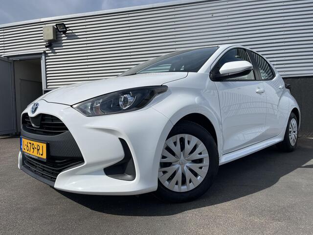 Toyota YARIS 1.5 Hybrid Active Nieuw geleverd, Dealeronderhouden, 1e eign, NL-auto Apple Carplay en/of Android auto Navigatie, Achteruitrijcamera, Adaptieve cruise control