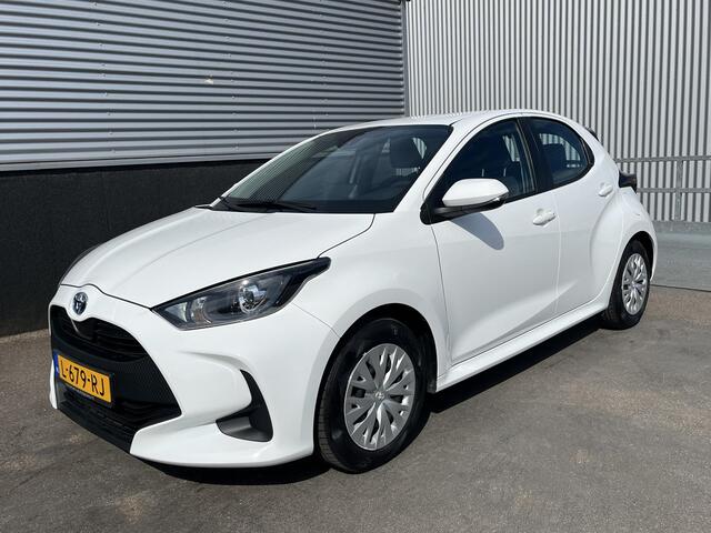 Toyota YARIS 1.5 Hybrid Active Nieuw geleverd, Dealeronderhouden, 1e eign, NL-auto Apple Carplay en/of Android auto Navigatie, Achteruitrijcamera, Adaptieve cruise control