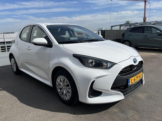 Toyota YARIS 1.5 Hybrid Active Nieuw geleverd, Dealeronderhouden, 1e eign, NL-auto Apple Carplay en/of Android auto Navigatie, Achteruitrijcamera, Adaptieve cruise control