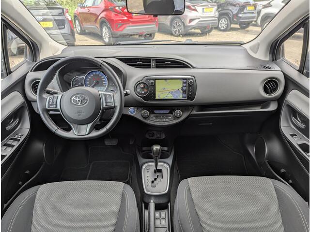 Toyota YARIS 1.5 Hybrid Trend Bi-Tone Limited | Camera | Climate control | Elek. ramen | Navi | 15" Lichtmetaal | PDC A
