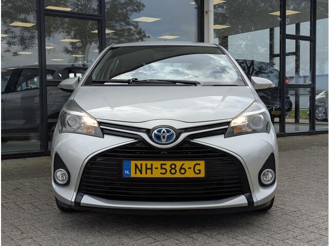 Toyota YARIS 1.5 Hybrid Trend Bi-Tone Limited | Camera | Climate control | Elek. ramen | Navi | 15" Lichtmetaal | PDC A