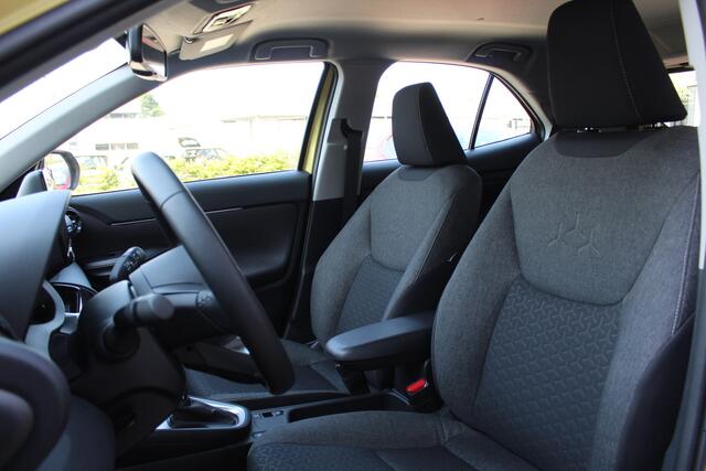 Toyota YARIS Cross 1.5 Hybrid Dynamic Special | Rijklaar | Elek achterklep | Stoel-/Stuurverwarming | Apple/Android | Navi | HUD