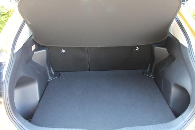 Toyota YARIS Cross 1.5 Hybrid Dynamic Special | Rijklaar | Elek achterklep | Stoel-/Stuurverwarming | Apple/Android | Navi | HUD