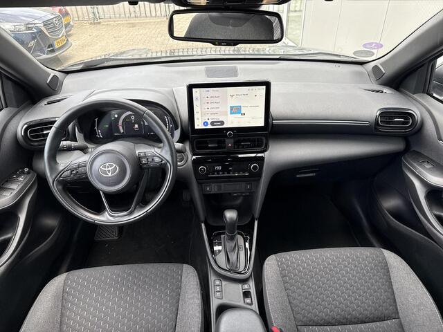 Toyota YARIS Cross 1.5 Hybrid 115 First Edition **STOEL EN STUURWIELVERWARMING/ DODEHOEK DETECTIE/ PARKEERSENSOREN/ KEYLESS/ 36 MAANDEN GARANTIE**