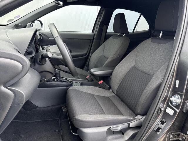 Toyota YARIS Cross 1.5 Hybrid 115 First Edition **STOEL EN STUURWIELVERWARMING/ DODEHOEK DETECTIE/ PARKEERSENSOREN/ KEYLESS/ 36 MAANDEN GARANTIE**