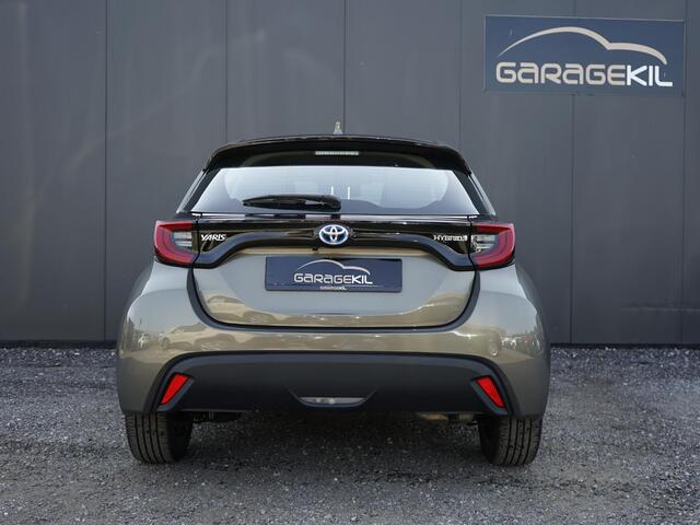 Toyota YARIS 1.5 Hybrid Team D dealer onderh. / 1ste eigenaar / Camera / Keyless / 16'' LM velgen / LED
