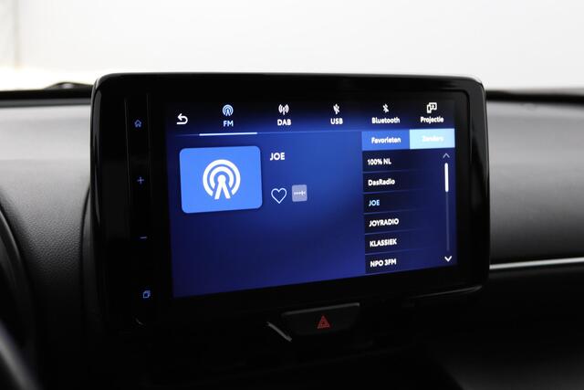 Toyota YARIS Cross 1.5 Hybrid First Edition | Stoel en Stuur verwarming | Parkeersensoren V+A | Dodehoek detectie | Android/Apple Carplay | LMV |