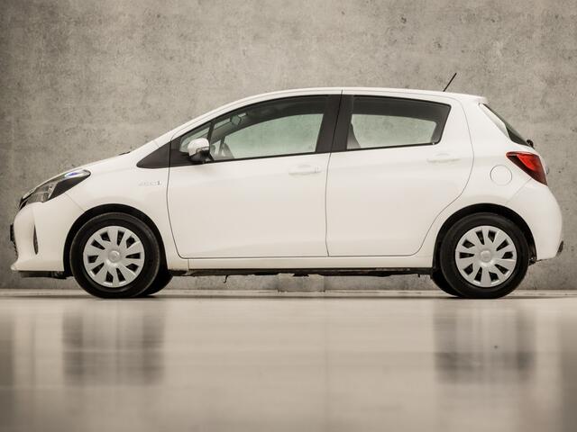Toyota YARIS 1.5 Hybrid Sport Automaat (NAVIGATIE, CLIMATE, CAMERA, CRUISE, SPORTSTOELEN, LED KOPLAMPEN, NIEUWE APK, NIEUWSTAAT)