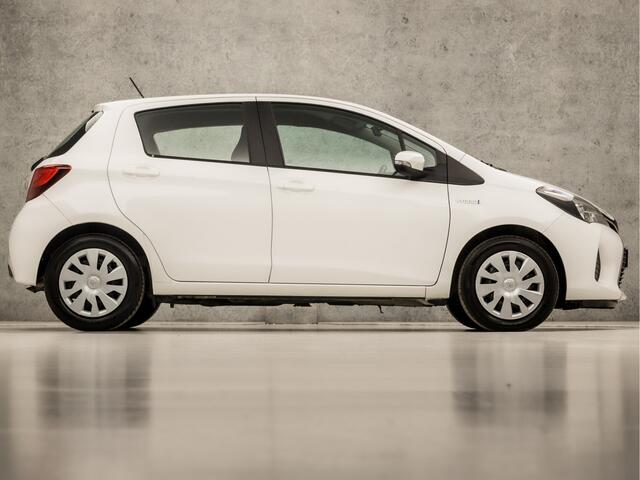 Toyota YARIS 1.5 Hybrid Sport Automaat (NAVIGATIE, CLIMATE, CAMERA, CRUISE, SPORTSTOELEN, LED KOPLAMPEN, NIEUWE APK, NIEUWSTAAT)
