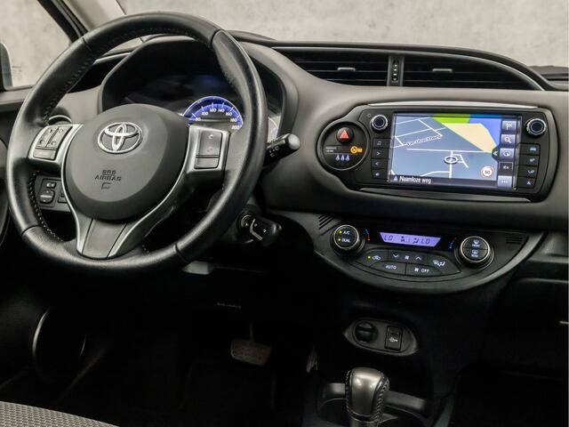 Toyota YARIS 1.5 Hybrid Sport Automaat (NAVIGATIE, CLIMATE, CAMERA, CRUISE, SPORTSTOELEN, LED KOPLAMPEN, NIEUWE APK, NIEUWSTAAT)