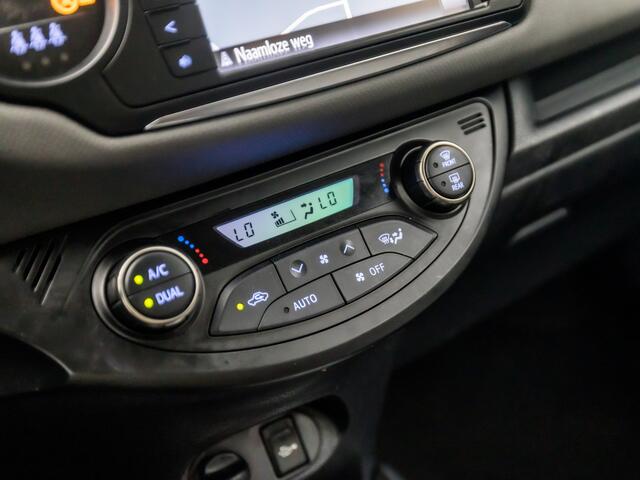 Toyota YARIS 1.5 Hybrid Sport Automaat (NAVIGATIE, CLIMATE, CAMERA, CRUISE, SPORTSTOELEN, LED KOPLAMPEN, NIEUWE APK, NIEUWSTAAT)