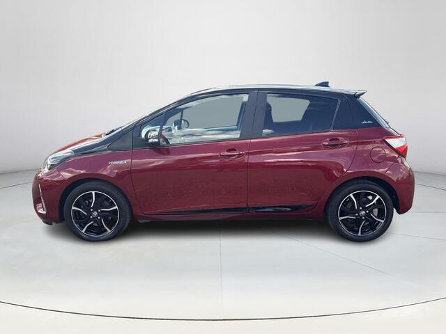 Toyota YARIS 1.5 Hybrid Bi-Tone **NAVIGATIE/ KEYLESS/ STOELVERWARMING/ GARANTIE**