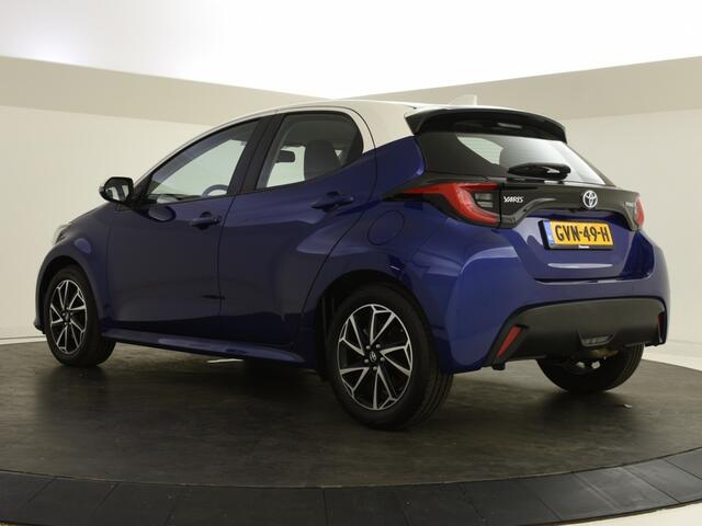 Toyota YARIS 1.5 Hybrid Bi-Tone | Parkeersensoren V+A | BLS | HUD | Navigatie