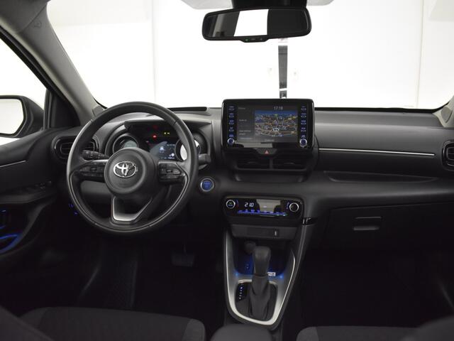 Toyota YARIS 1.5 Hybrid Bi-Tone | Parkeersensoren V+A | BLS | HUD | Navigatie